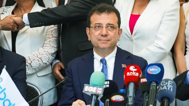 Turkey's political crisis: Istanbul mayor detained amid market turmoil