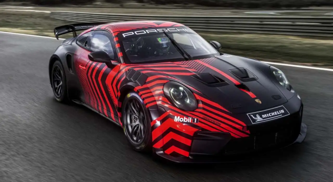 Porsche has unveiled a brand new 911 race car
