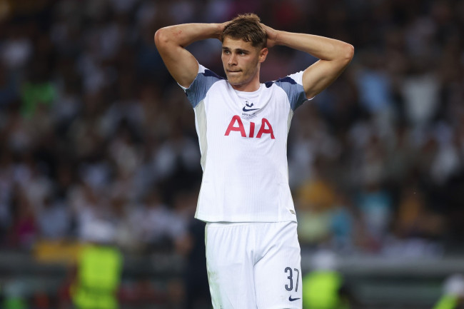 Tottenham's Micky van de Ven describes match against Atlético as a 